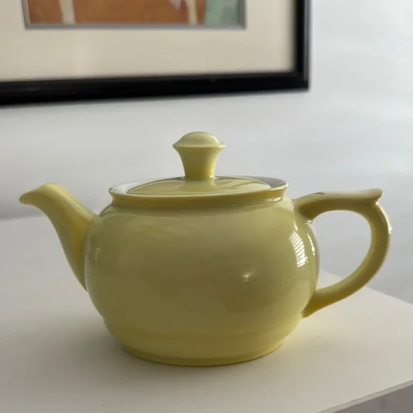 Vintage Arabia Finland Small Yellow Teapot Made in Finland - Picture 2 of 8